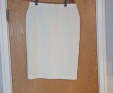 M&S Ivory  Skirt.   S.16.    New - No Tag.