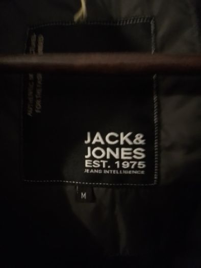Jacket .. Quilted from Jack and Jones .. Colour: Black  .. Size: Medium .. Price Drop