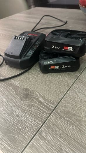 2 Bosch 18V 2.5 Ah Batteries with Charger.
