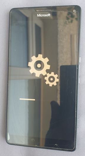 Microsoft Lumia 950XL Mobile Phone (Black).