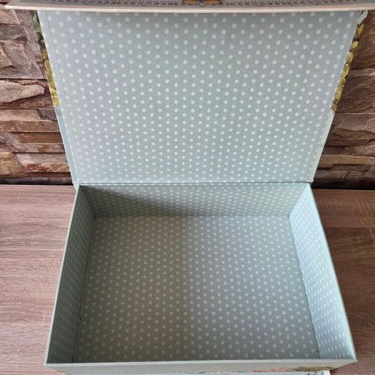 Vintage-Style Botanical Keepsake Box