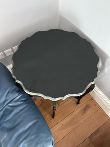 Entrance table
