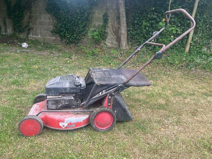 BTS 480 petrol lawnmower