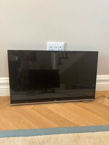 JVC Smart Tv  (no remote) 32 inch LED