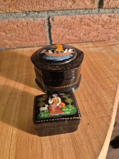 russian lacquered boxes
