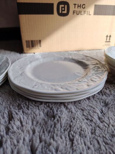Wedgwood Strawberry & Vine Plates & bowls