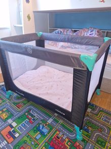 Travel cot
