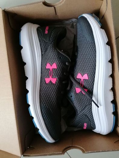 Brand new under armour trainers UK4