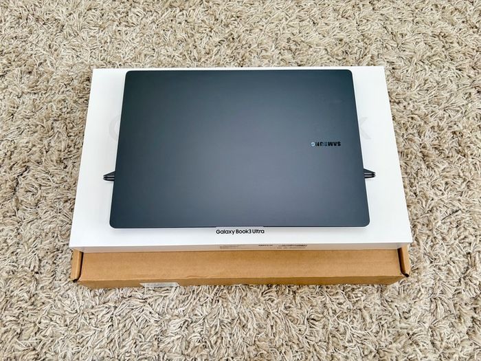 Samsung galaxy book 3 Ultra 16" 3K Oled
