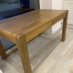 Oak extendable dining table
