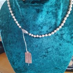 pearl necklace