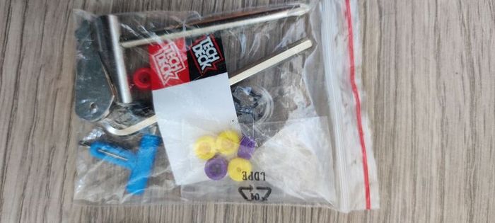 Tech Deck finger skateboard set in perfect condition