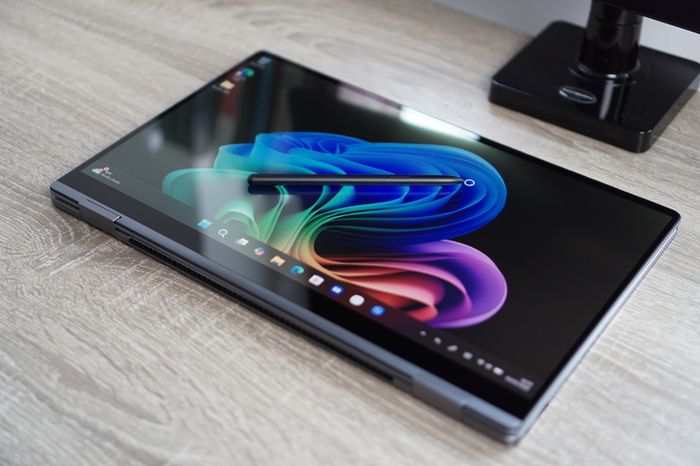 New Samsung Galaxy Book5 360 15.6" | Ultra 7 256V (Lunar Lake) | 47 TOPS AI | 16GB MoP | 512GB