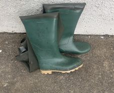 fishing boots size 10/ EU 44