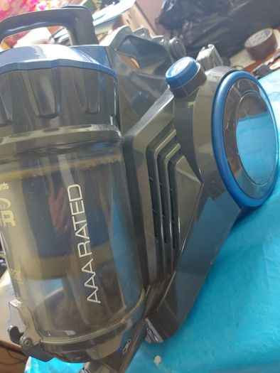 Morphy Richards Perform Air Vacuum Cleaner, Model No. 980520, 750W, AAARATED, in excellent condition, great suction
