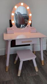 Kids vanity unit