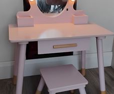 Kids vanity unit