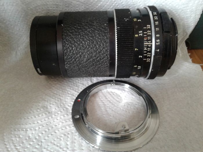 Carl Zeiss Tele-Tessar lens.