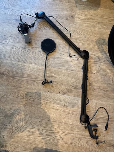 Uhuru USB Condenser Mircophone & Arm