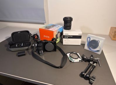 READY-TO-SHOOT Bundle: Sony zv-e10 & Sigma 18-50 f/2.8 DC DN Contemporary &Accessories