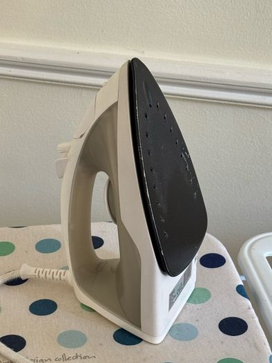 Ironing board + Iron