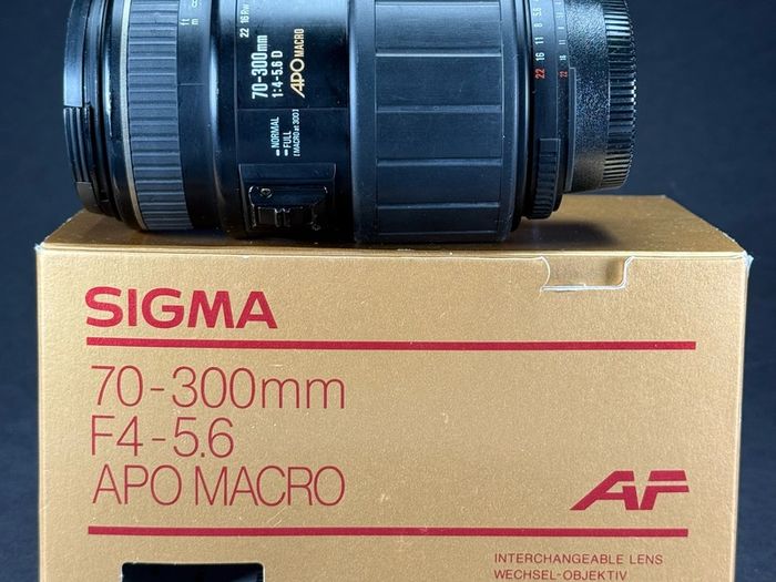 Nikon F Sigma Apo 70-300mm F4-5.6 D Apo Macro