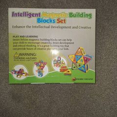 Magnetic blocks, brand new, 94 pieces, unopened.