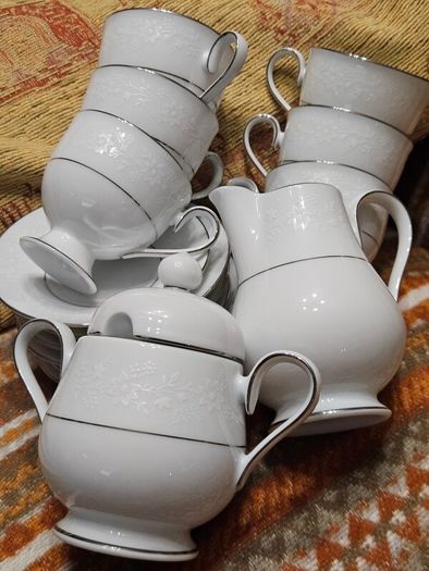Fine china. Handcrafted Ireland. Coffee cups, Milk & Sugar