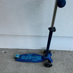 Maxi Micro Deluxe LED Scooter