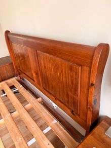 King size Bed with lockers