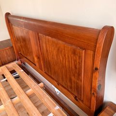 King size Bed with lockers