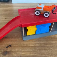 Garage with Tow Truck (IKEA Lillabo)