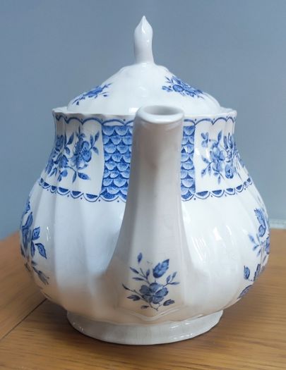 Rare Myott "Melody" Teapot