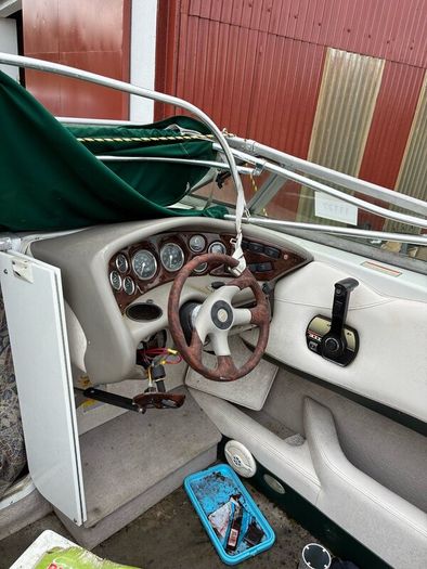 Crownline 210