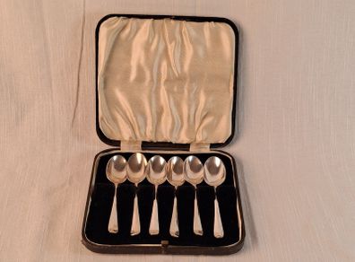 Vintage Silver-Plated EPNS Coffee Spoons Set / Cased Rat Tail Teaspoons (Set of 6)