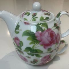 Teapot & Cup