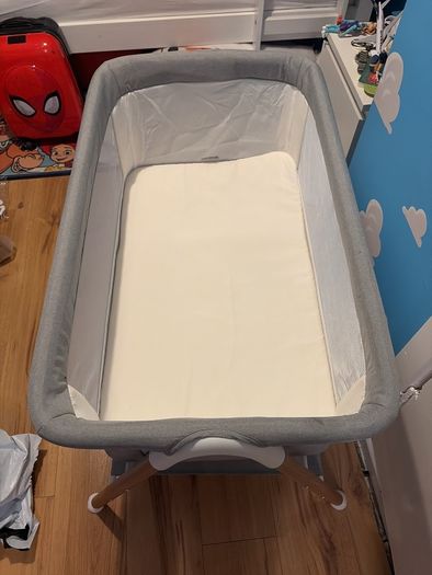 Babylo you and me baby crib
