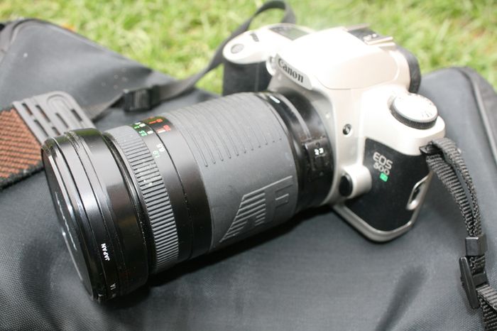 Canon EOS 500 N Film Camera & Vivitar Lens Zoom 28-210mm Bag