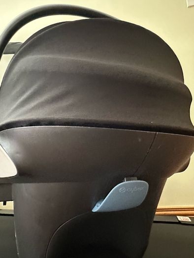 cybex baby car seat + Cybex Base