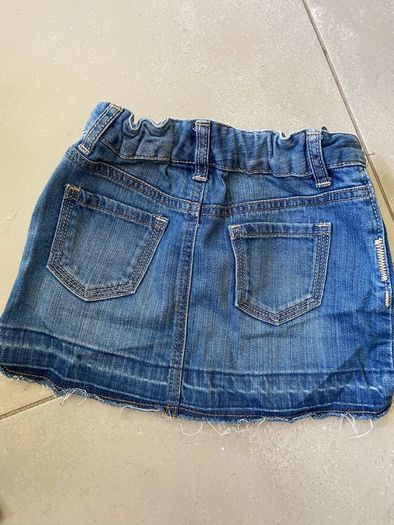 Skirt and shorts size 5-6 years old like new