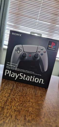 PS5 Dualsense 30th Anniversery Limited edition