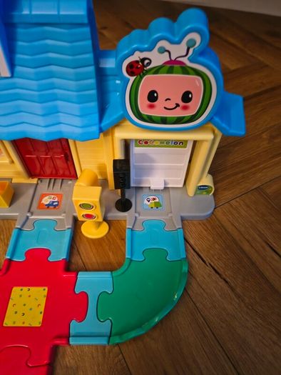 Vtech toot toot Cocomelon garage playset