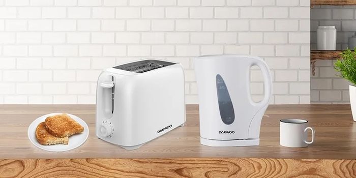 Essentials Plastic 1.7 Litre Kettle and 2 Slice Toaster Set White, Breakfast Combo, Fill Roughly 7 Cups in One Boil, Visible Water Window and Variable Browning Controls, Clean Simple Design