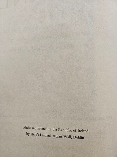 A View Of Ireland. 12 Essays On Different Aspects Of Irish Life And The Irish Countryside.  Edited By James Meenan & David A. Webb. First Edition Large Volume Hardback In Good Condition. See Photos For Same.