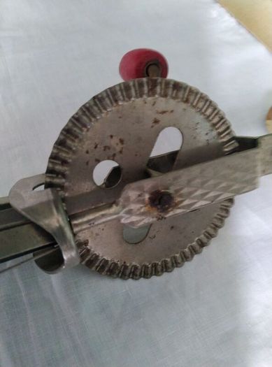 skyline, vintage mixer, vintage egg beater, hand whisk
