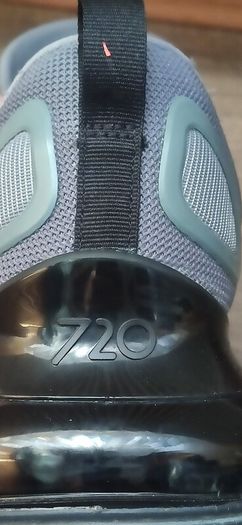 Nike Air Max 720 Size UK 10.5