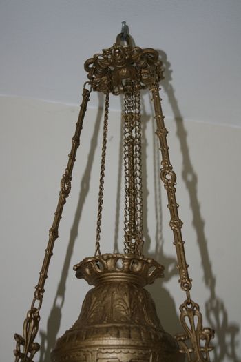 Antique Counter-Weighted  Parlor Oil Lamp