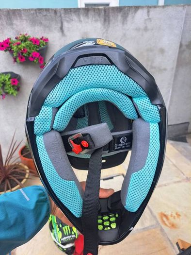 Fox V1 MIPS motorcross helmet