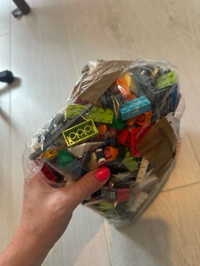1kg bag of mixed Lego