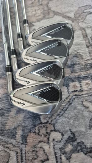Taylormade Stealth Irons + Stealth DHY Hybrid (7 clubs)